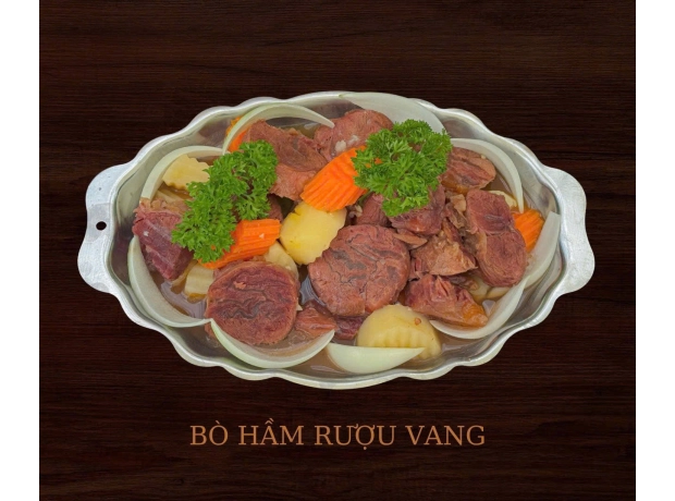 Bò Hầm Rượu Vang